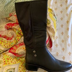 Bare traps black leather boots